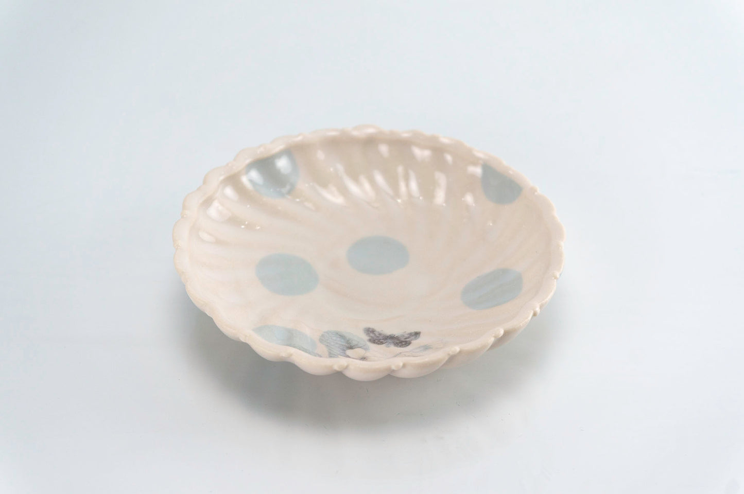 Flower and Blue Dot Round Dish (d-115)