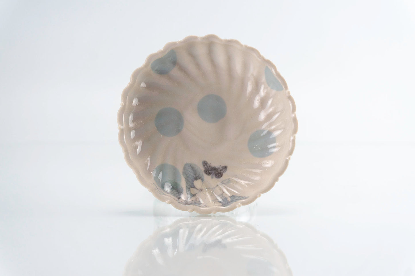 Flower and Blue Dot Round Dish (d-115)