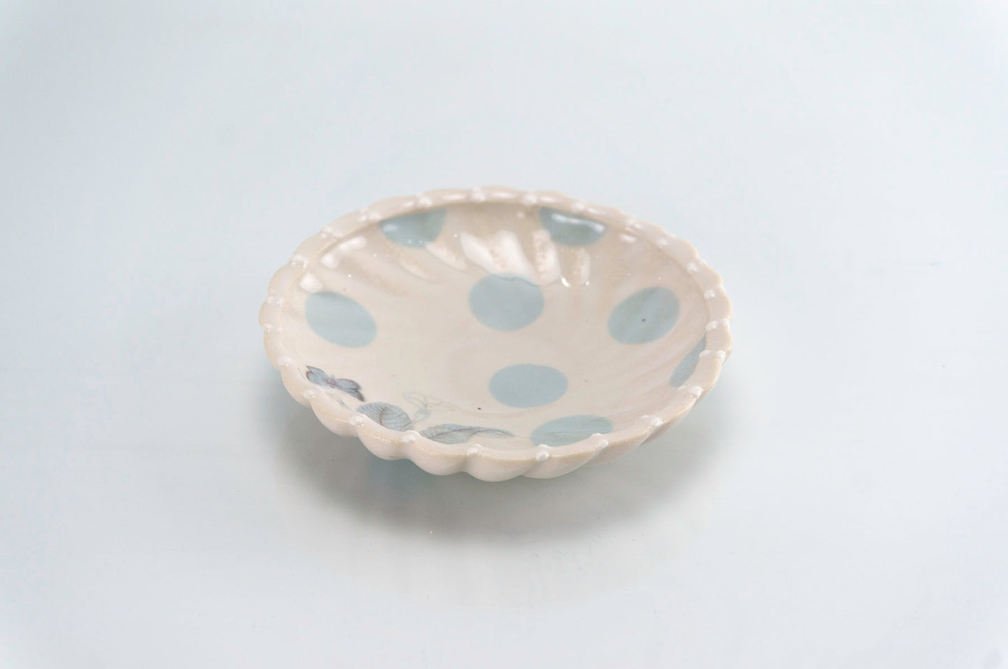 Flower and Blue Dot Round Dish (d-116)