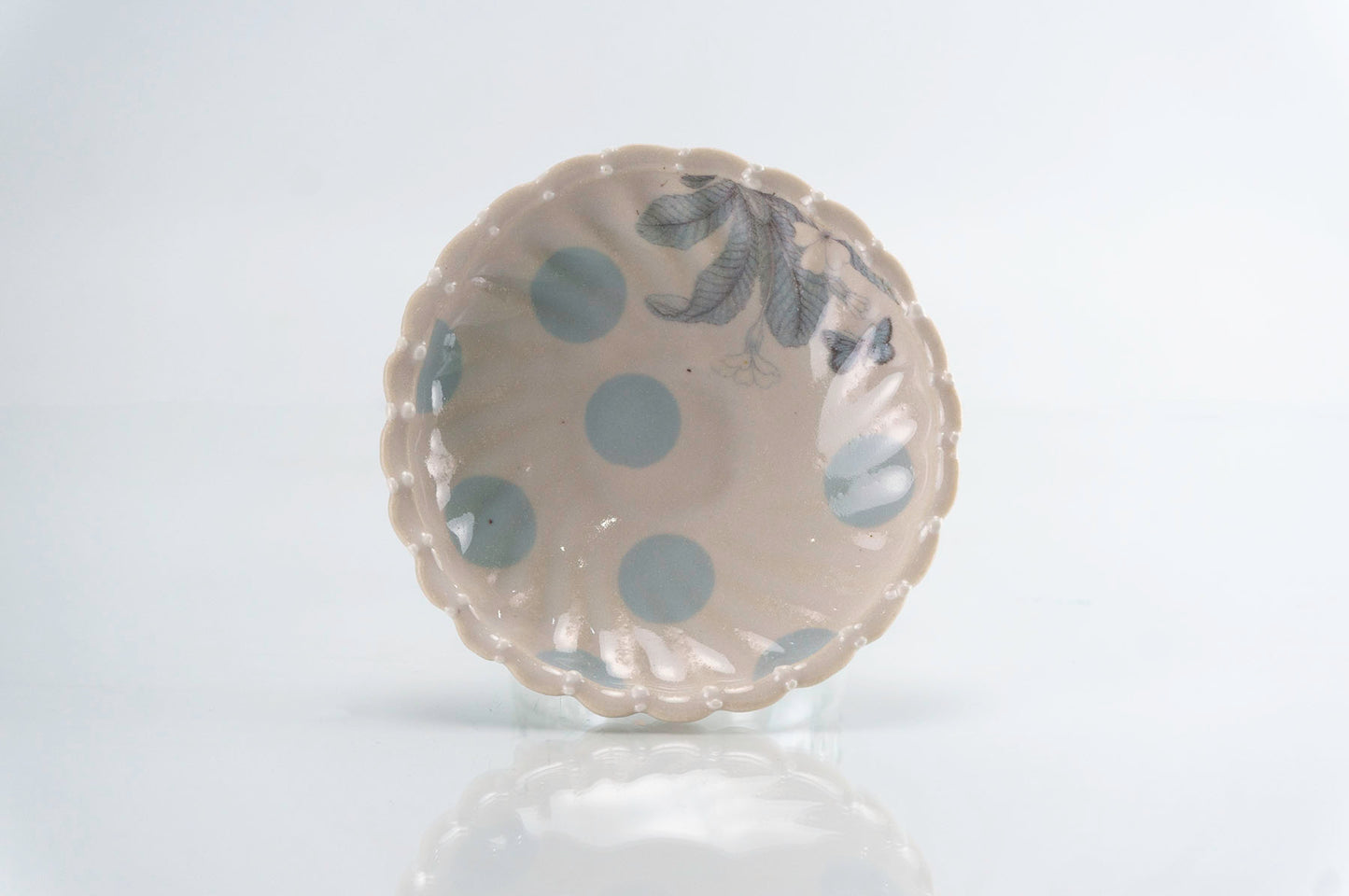 Flower and Blue Dot Round Dish (d-116)