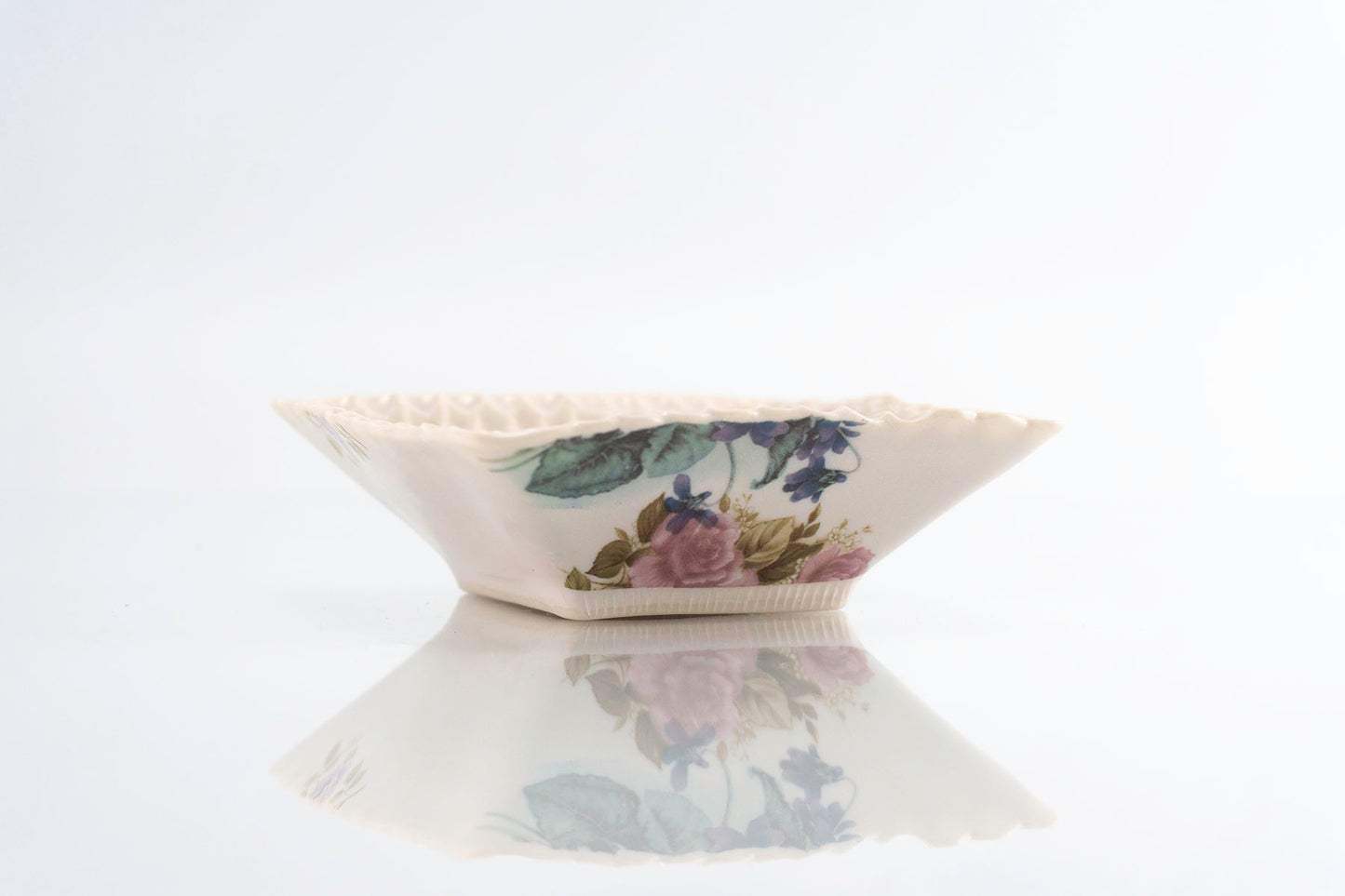 Flower Dimpled Square Dish (d-124)