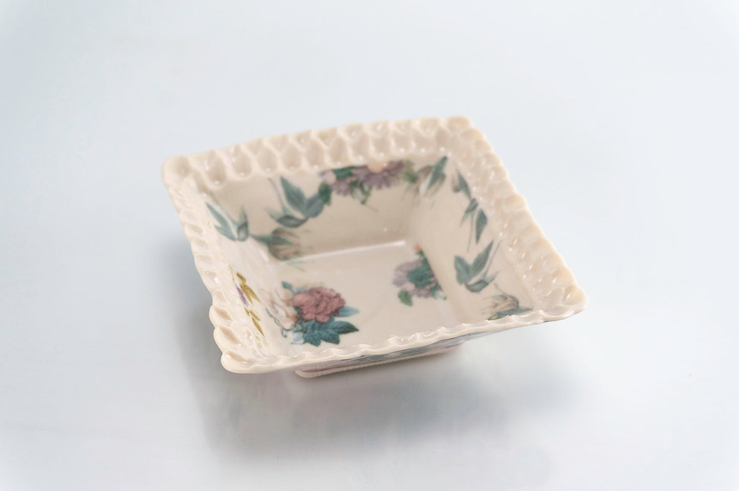 Flower Dimpled Square Dish (d-124)