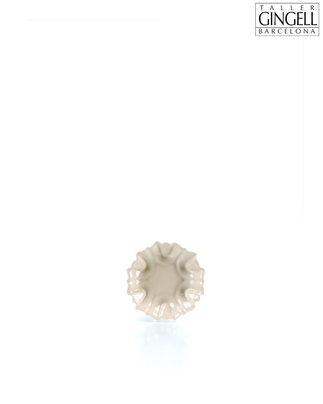 Daffodil Curve Dish (d - 129)