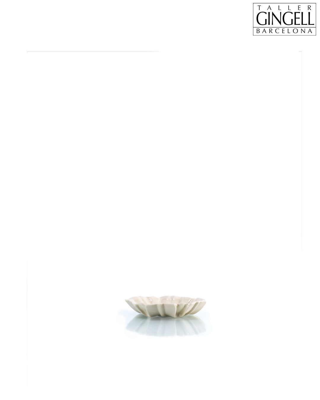 Daffodil Curve Dish (d - 129)