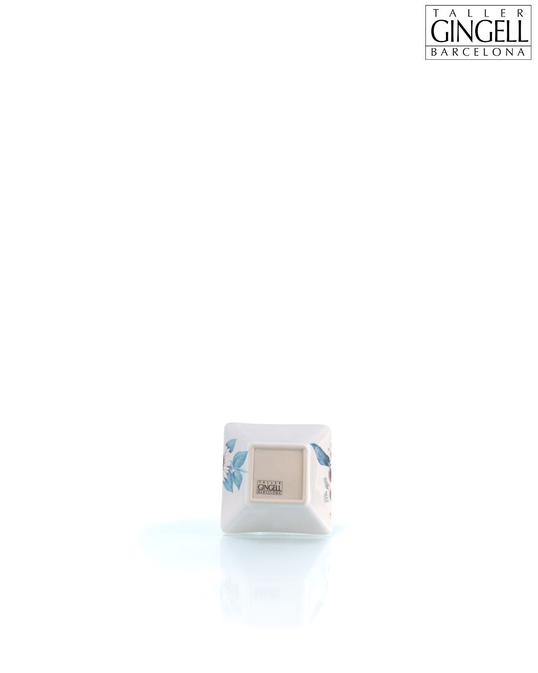 Plat quadrat petit (d - 143)