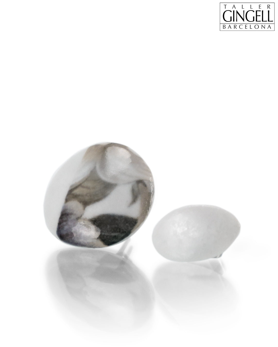 Boucles d'oreilles à tige dépareillées en argent et porcelaine (j - 16)