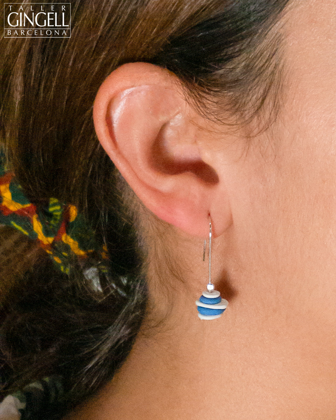 Boucles d'oreilles pendantes en argent sterling, porcelaine blanche et bleu de Prusse (j - 39)