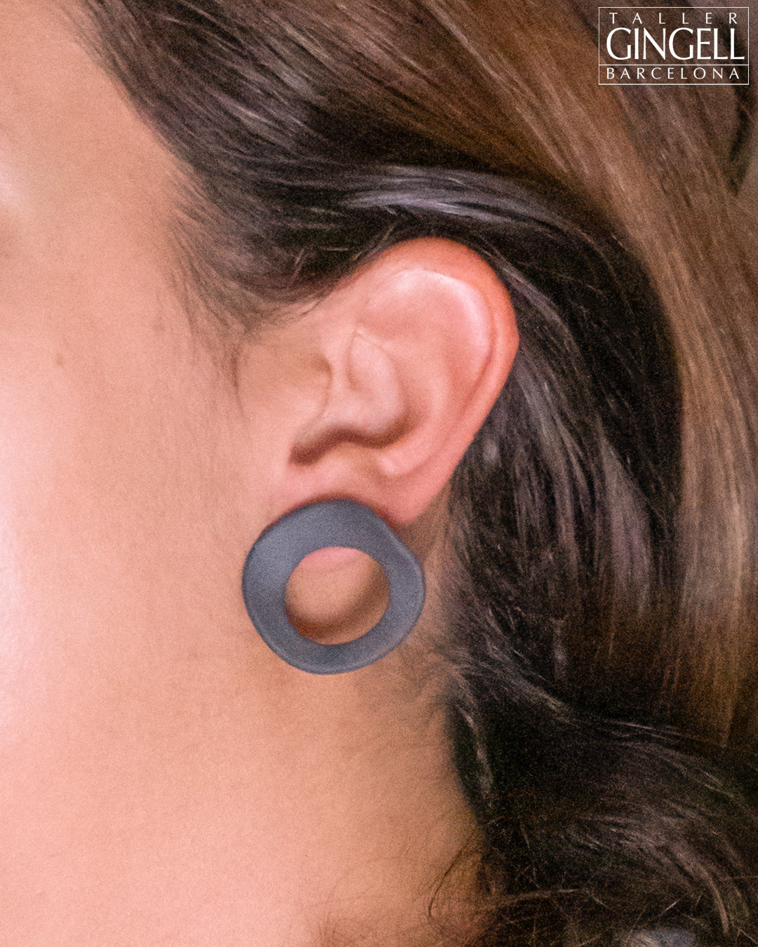 Boucles d'oreilles en argent sterling et porcelaine noire à arc complet (j - 9)