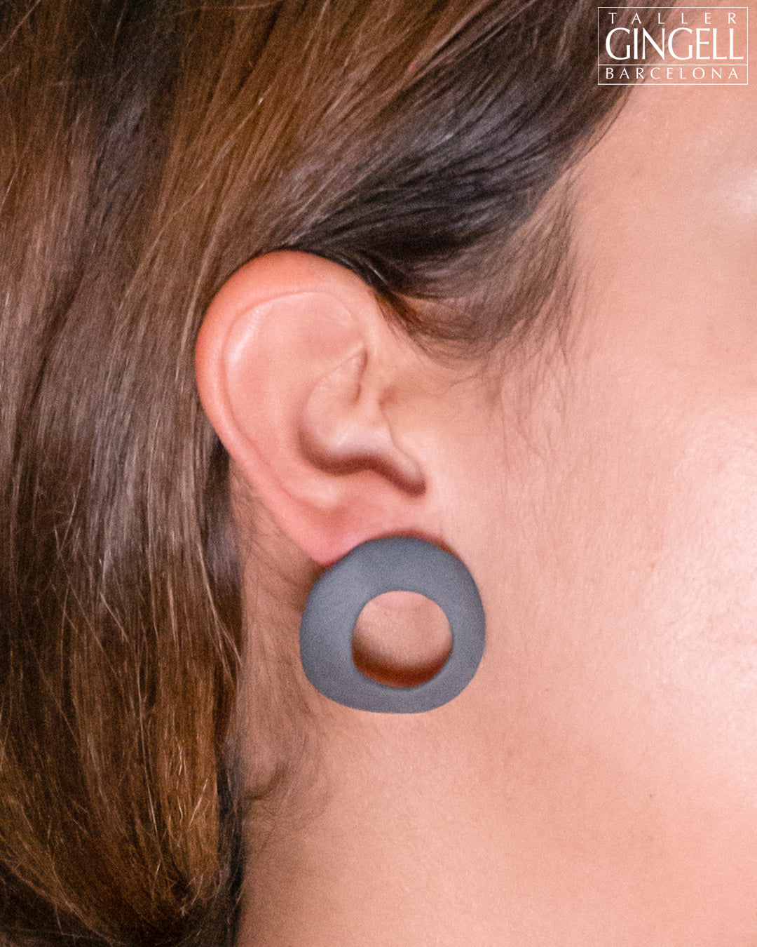 Boucles d'oreilles en argent sterling et porcelaine noire à arc complet (j - 9)
