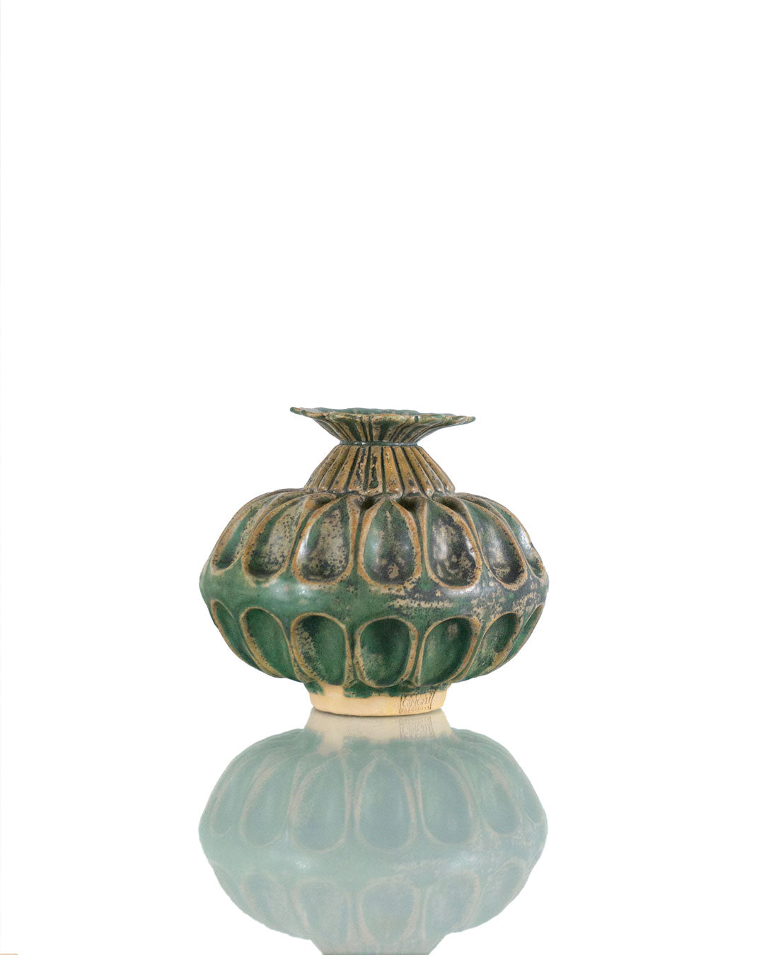 Wave Ceramic Vase (v-300)