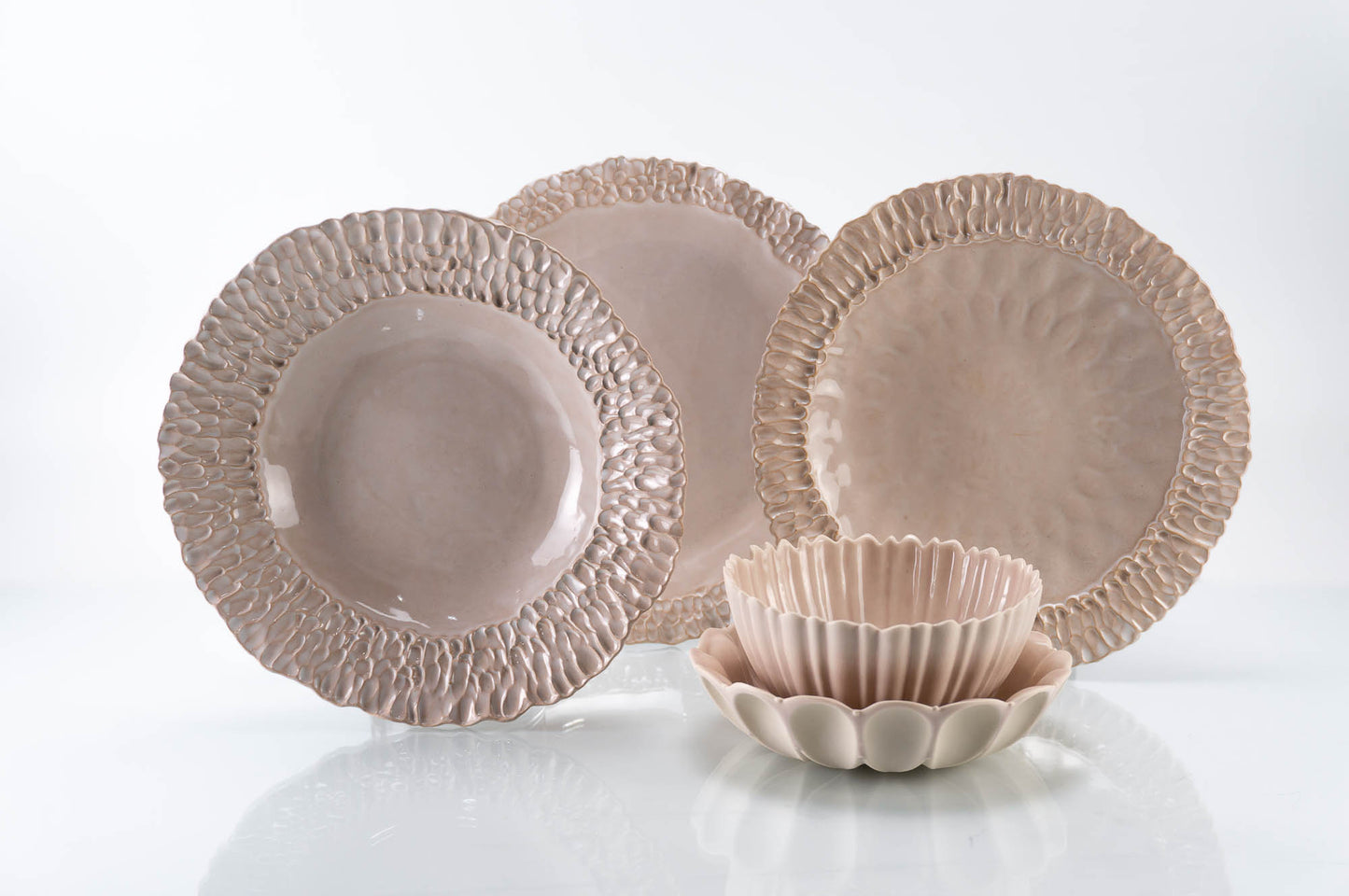 Textured Rim 5-Piece Place Setting | Table Setting