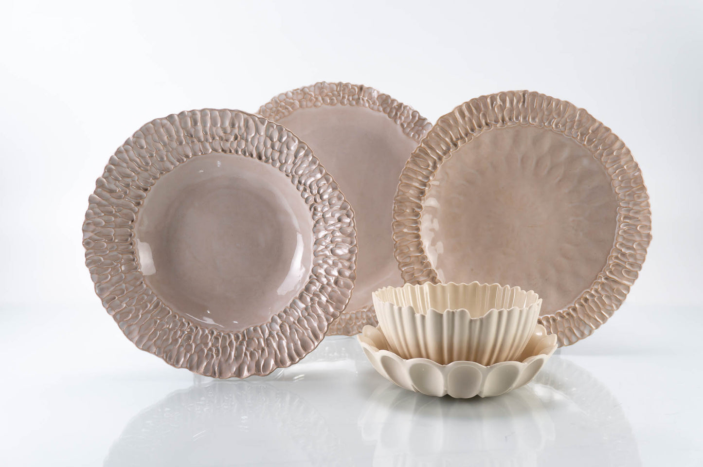 Textured Rim 5-Piece Place Setting | Table Setting