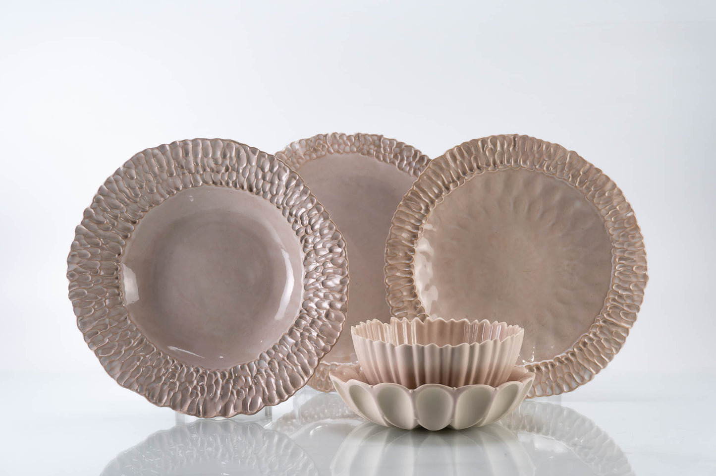 Textured Rim 5-Piece Place Setting | Table Setting
