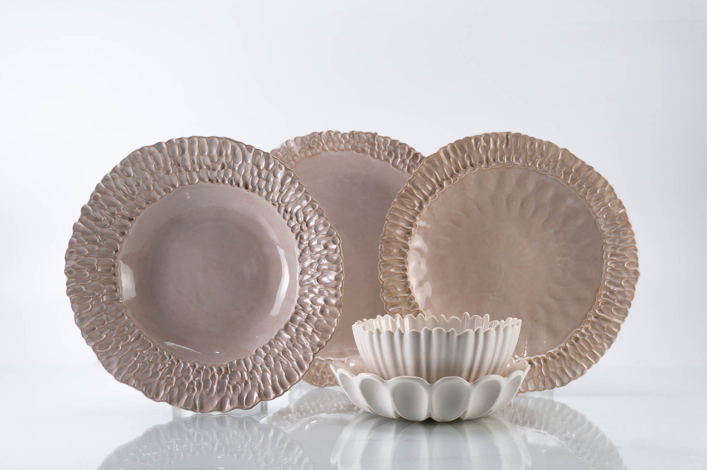 Textured Rim 5-Piece Place Setting | Table Setting