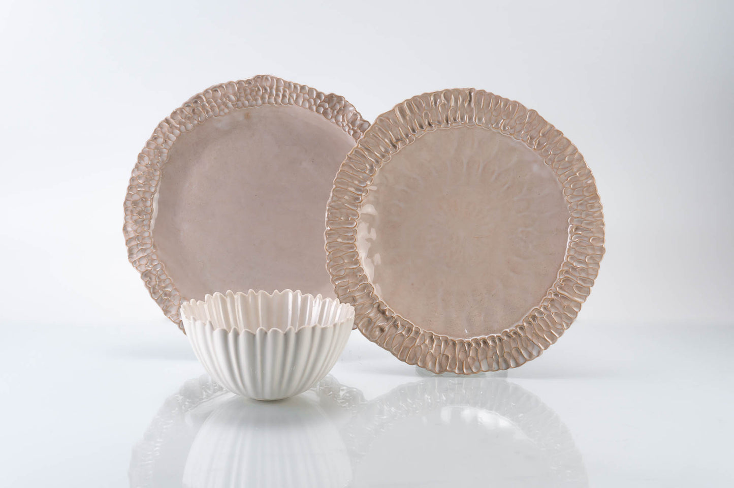 Textured Rim 3-Piece Place Setting | Ridged Bowl | Table Setting