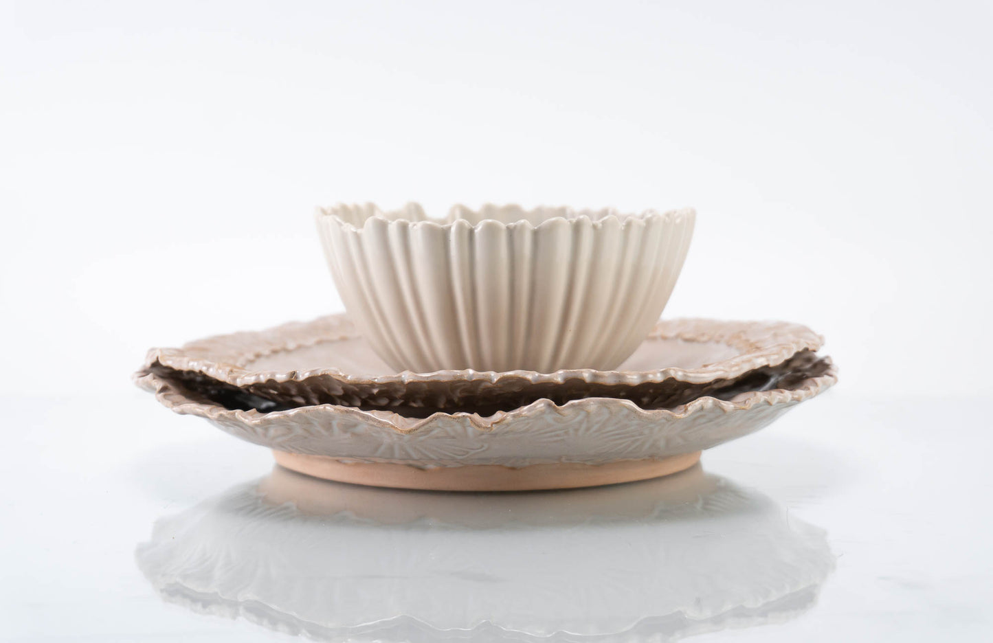 Textured Rim 3-Piece Place Setting | Ridged Bowl | Table Setting