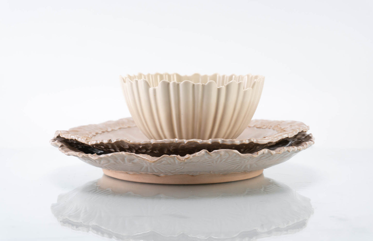 Textured Rim 3-Piece Place Setting | Ridged Bowl | Table Setting