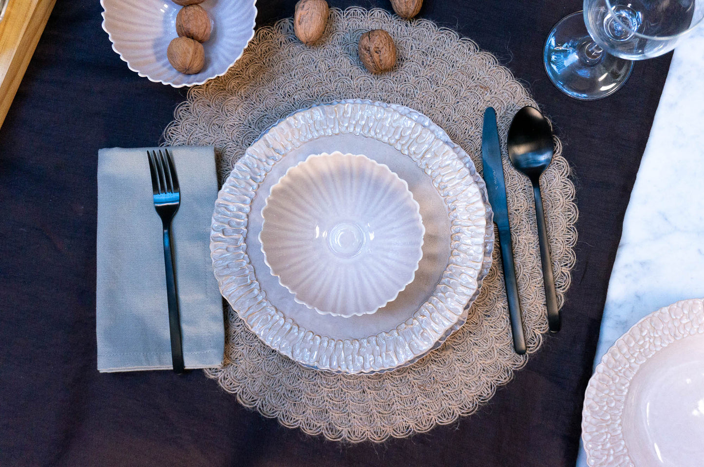 Textured Rim 3-Piece Place Setting | Ridged Bowl | Table Setting