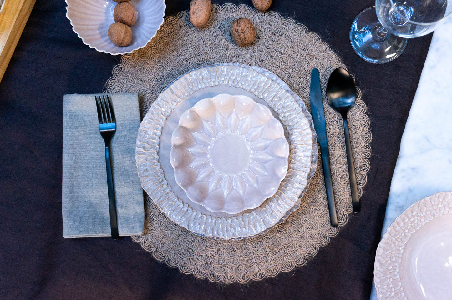 Textured Rim 3-Piece Place Setting | Wave Bowl | Table Setting