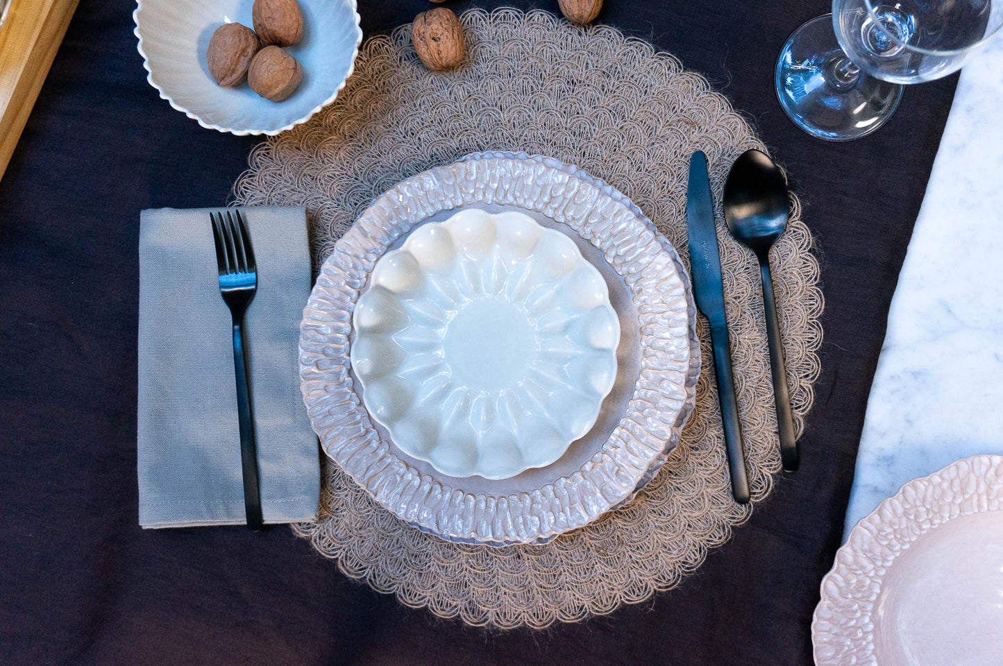 Textured Rim 3-Piece Place Setting | Wave Bowl | Table Setting