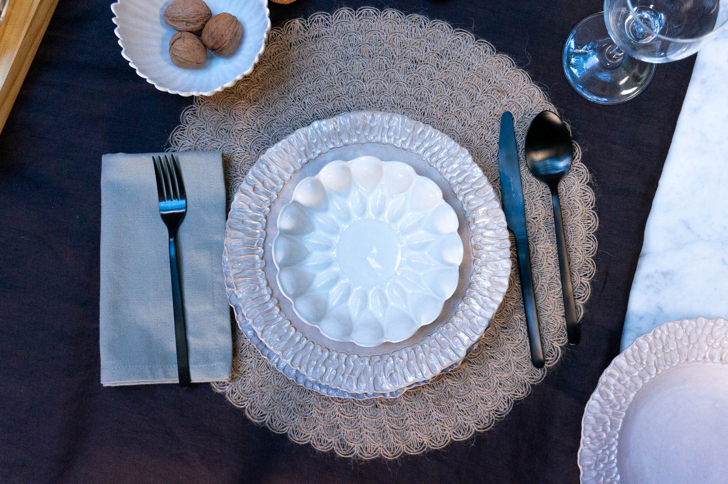 Textured Rim 3-Piece Place Setting | Wave Bowl | Table Setting