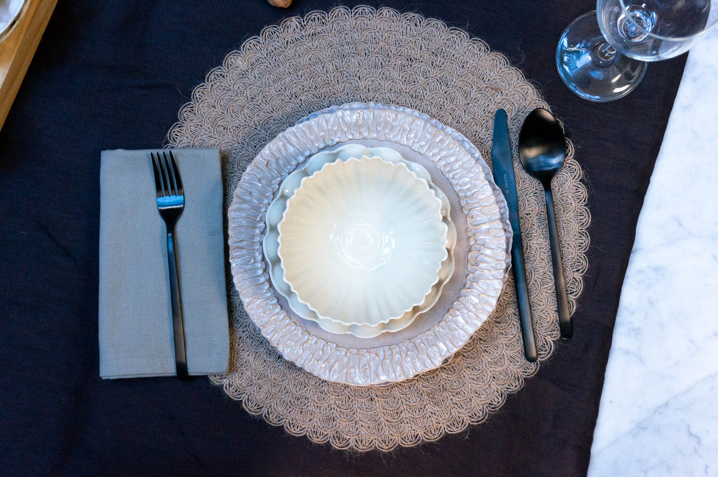 Textured Rim 4-Piece Place Setting | Table Setting