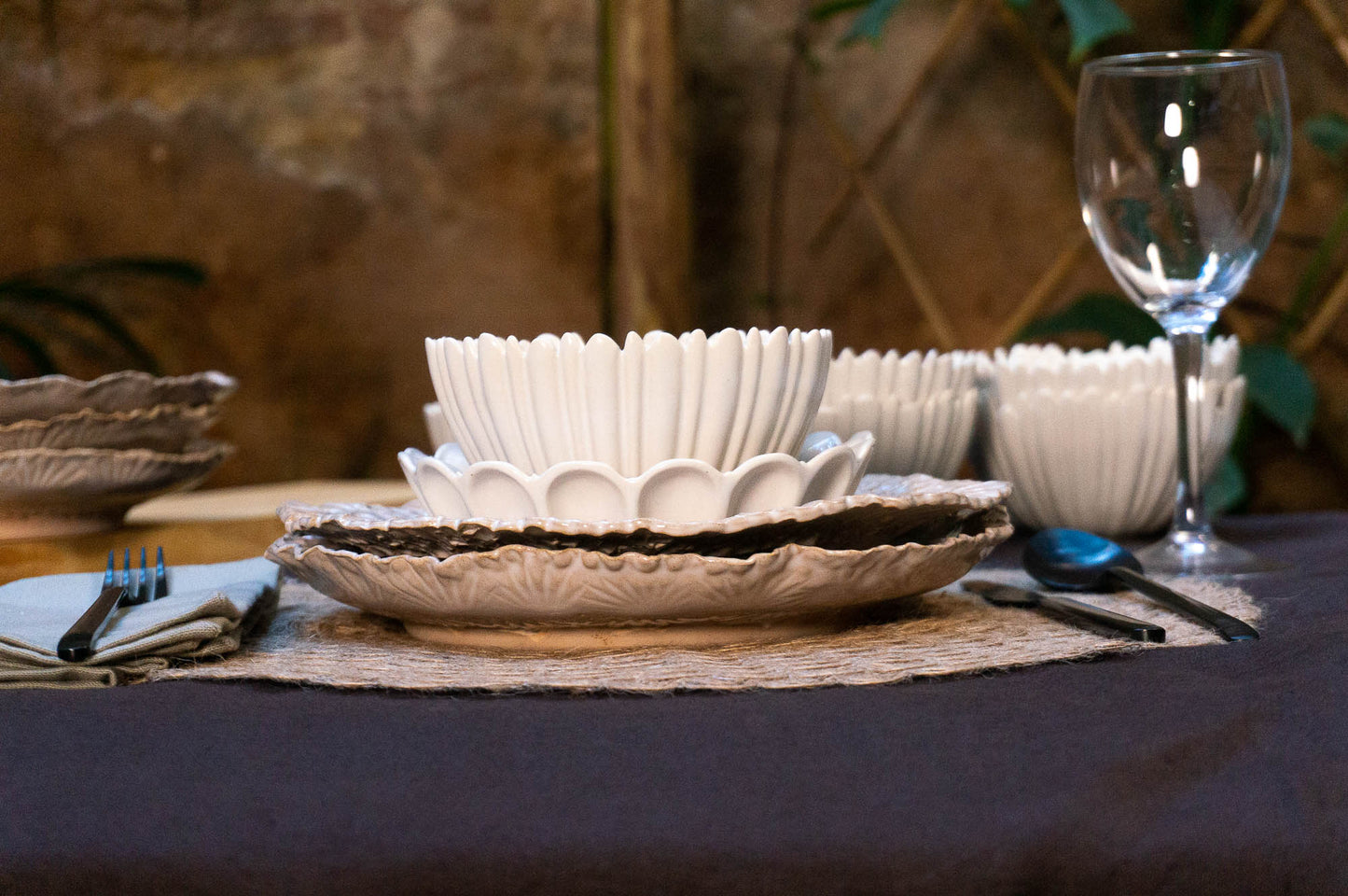 Textured Rim 4-Piece Place Setting | Table Setting