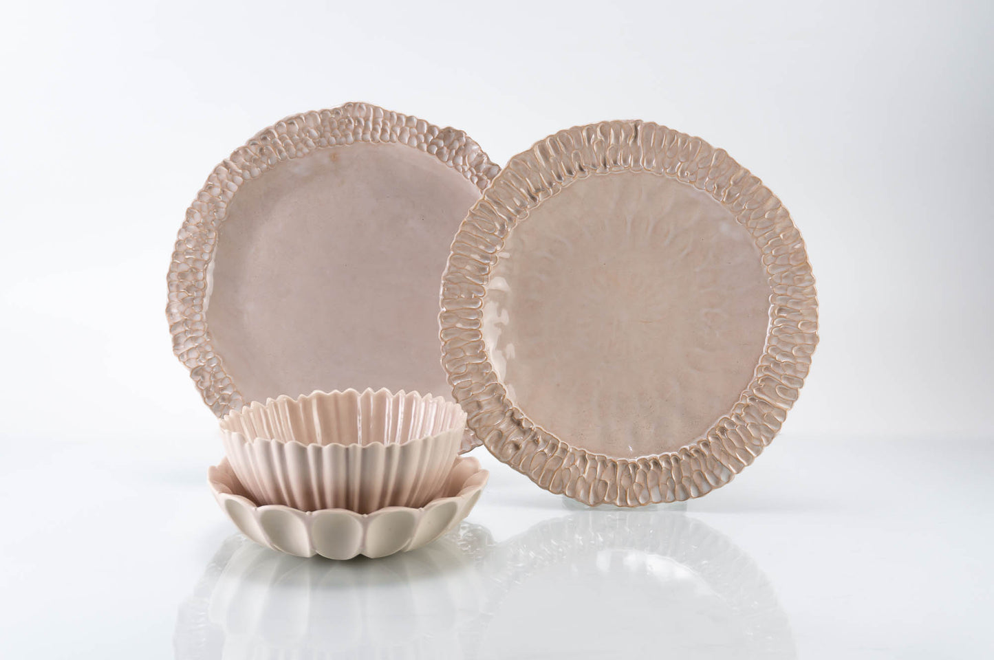 Textured Rim 4-Piece Place Setting | Table Setting