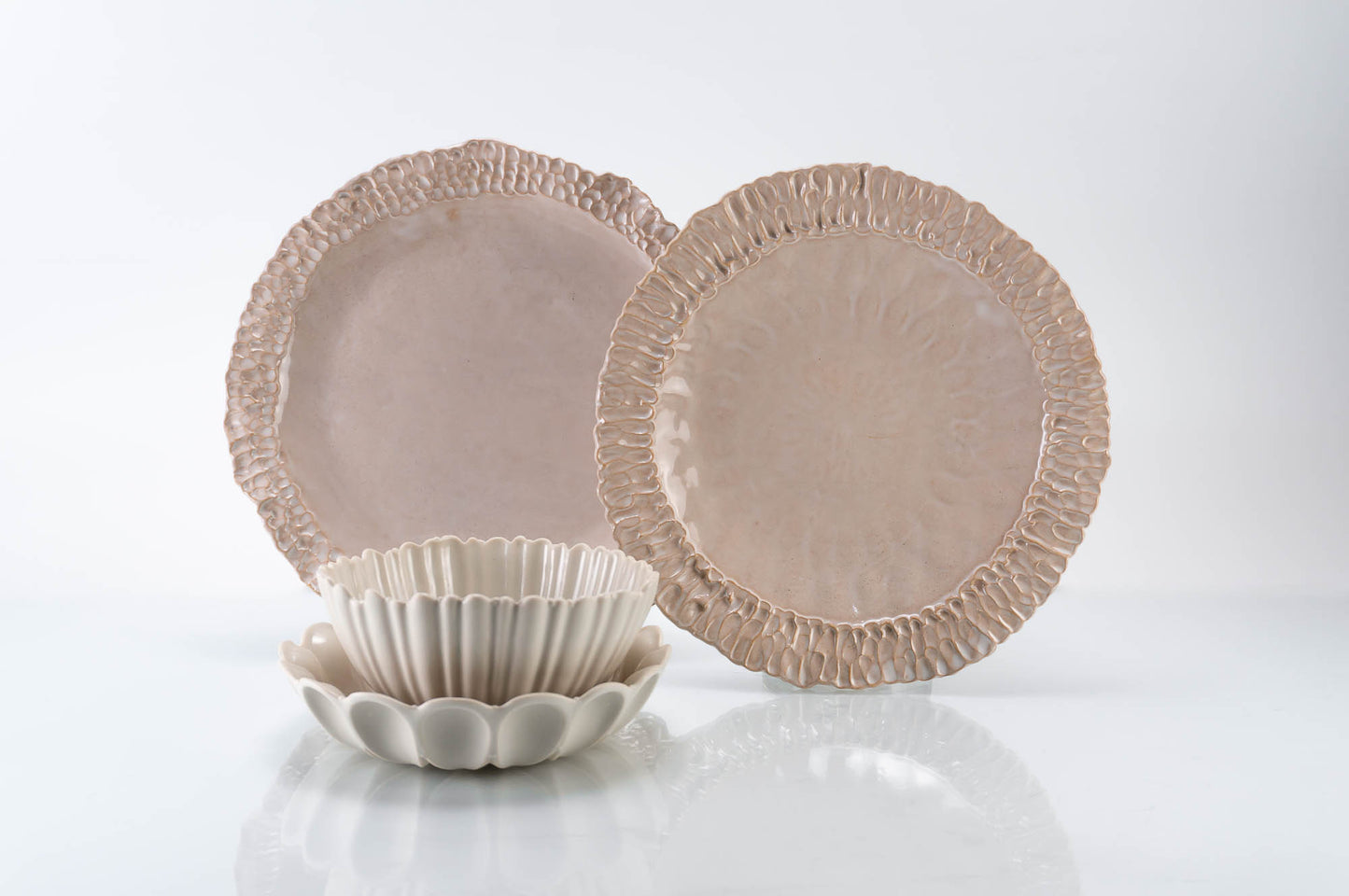 Textured Rim 4-Piece Place Setting | Table Setting