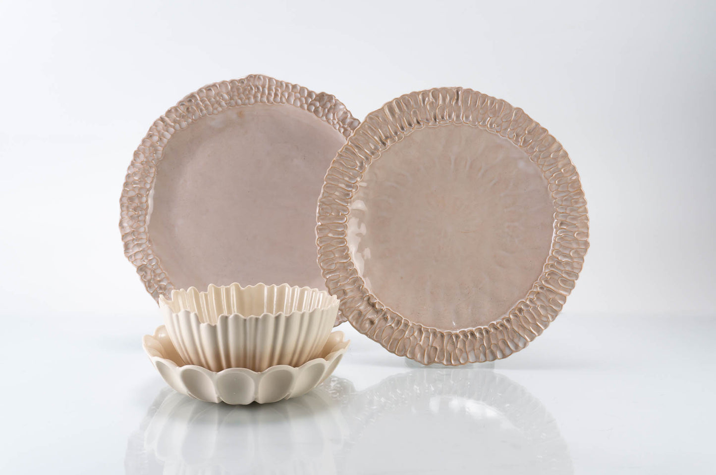 Textured Rim 4-Piece Place Setting | Table Setting