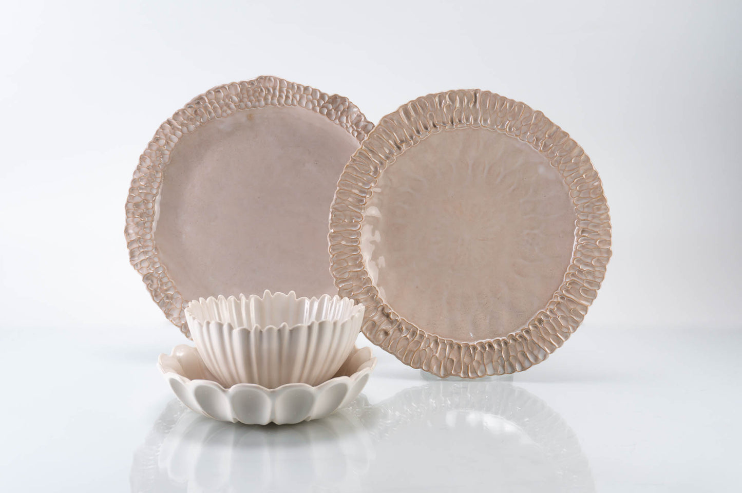 Textured Rim 4-Piece Place Setting | Table Setting