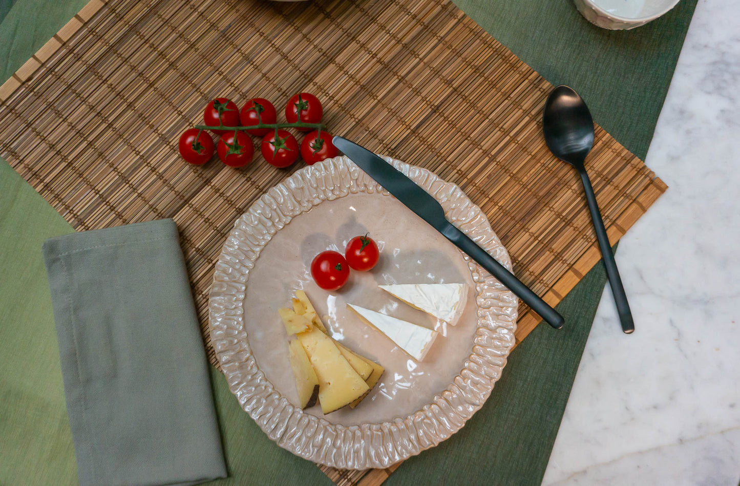 Medium Rimmed Plate | Lunch Plate | Medium Plate