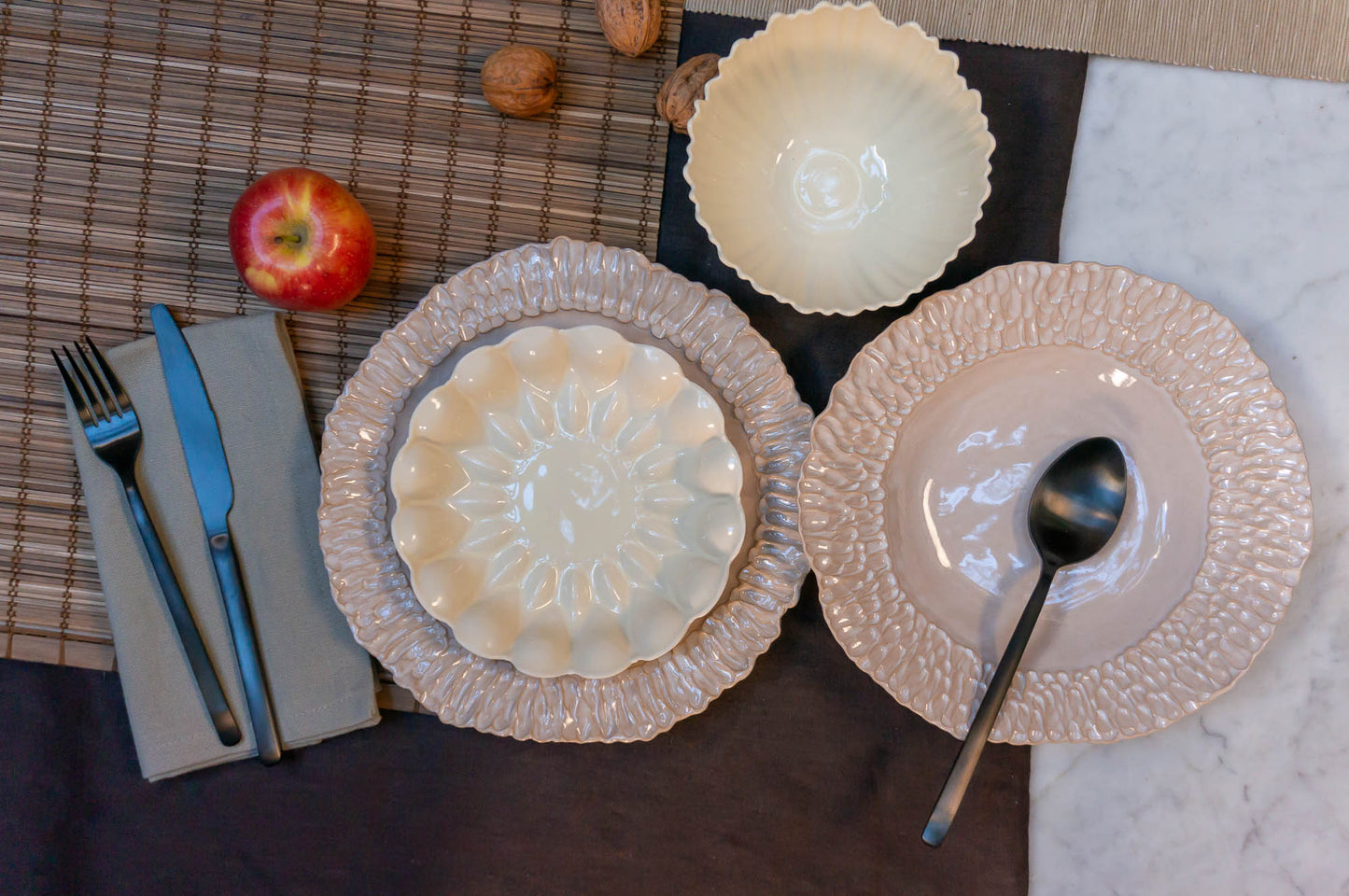Medium Rimmed Plate 4-Piece Place Setting | Table Setting