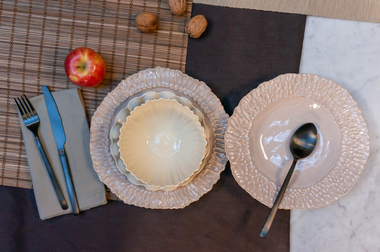 Medium Rimmed Plate 4-Piece Place Setting | Table Setting