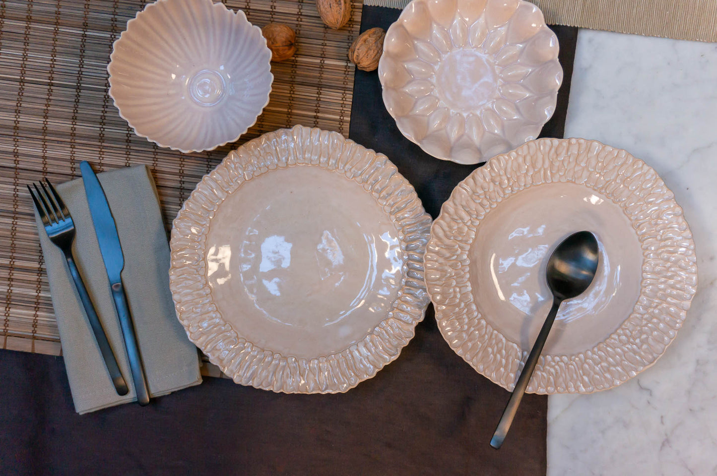 Medium Rimmed Plate 4-Piece Place Setting | Table Setting