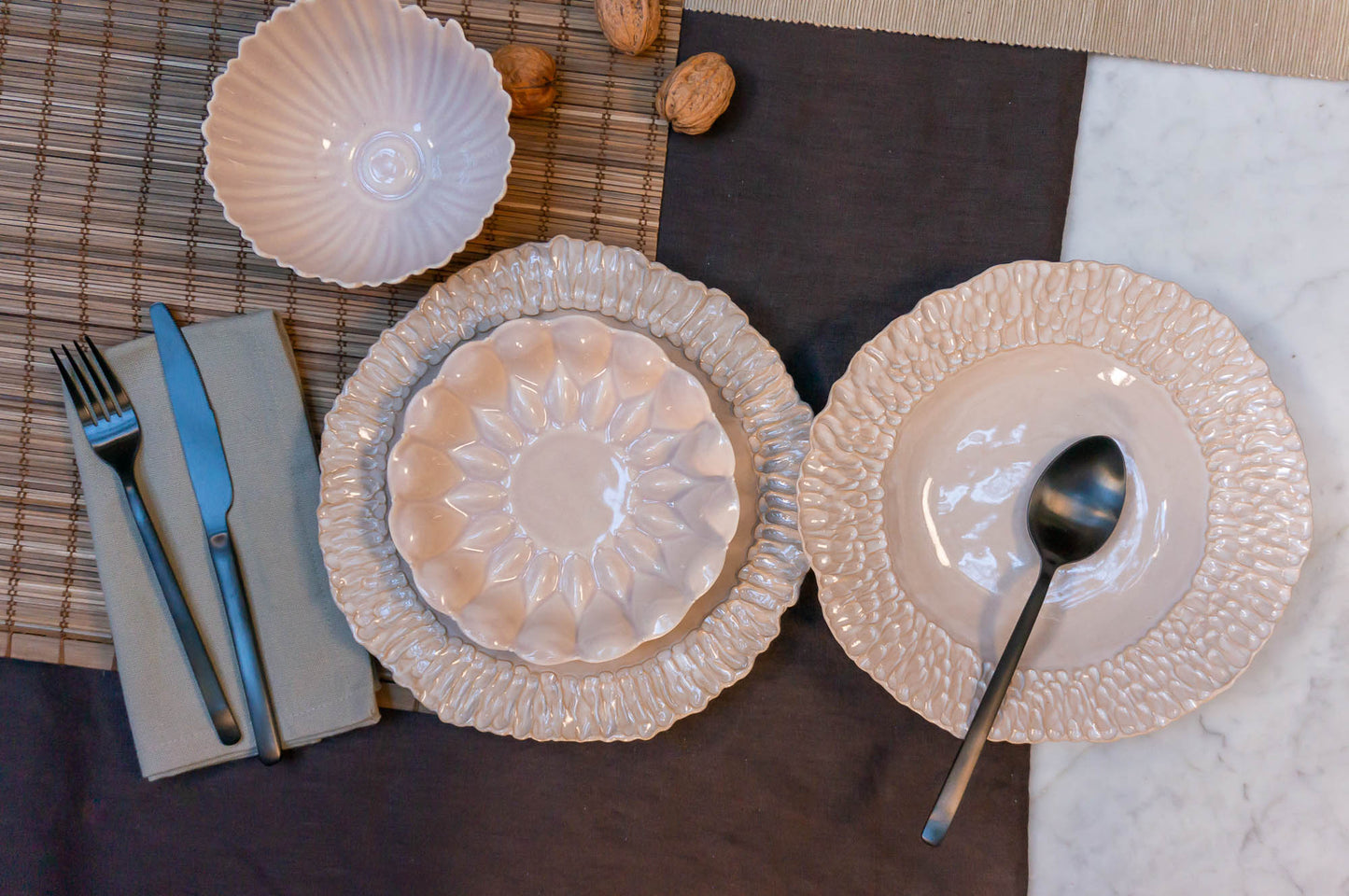 Medium Rimmed Plate 4-Piece Place Setting | Table Setting