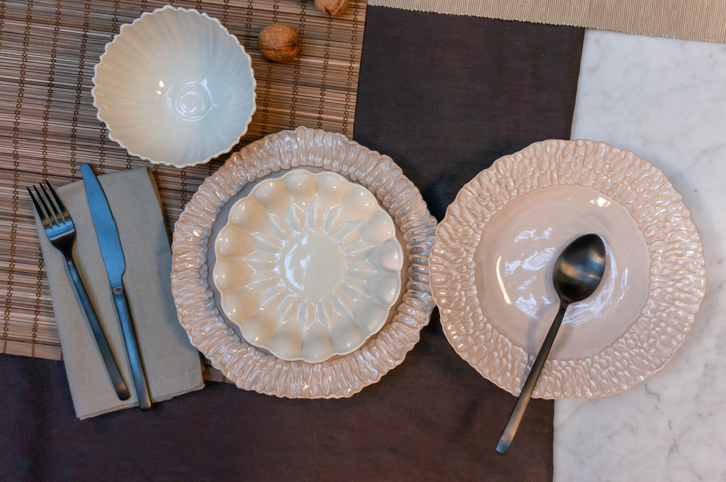 Medium Rimmed Plate 4-Piece Place Setting | Table Setting