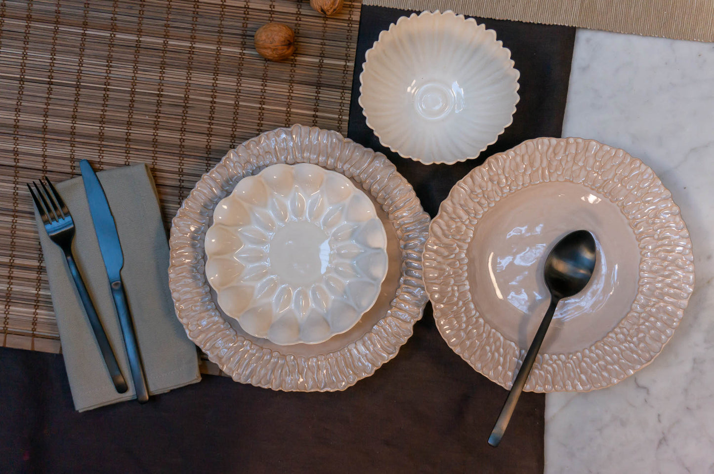 Medium Rimmed Plate 4-Piece Place Setting | Table Setting