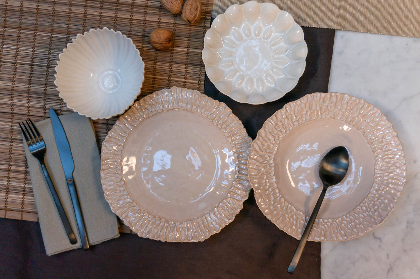 Medium Rimmed Plate 4-Piece Place Setting | Table Setting