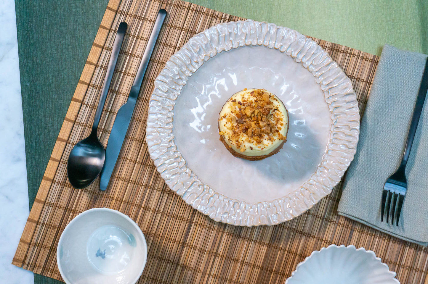 Medium Rimmed Plate 3-Piece Place Setting | Ridged Bowl | Table Setting