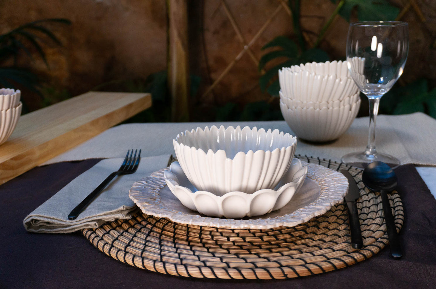 Medium Rimmed Plate 3-Piece Place Setting | Two Bowls | Table Setting