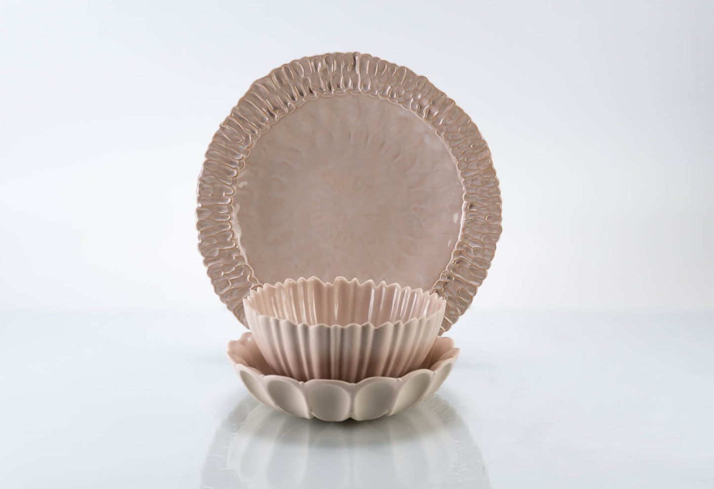 Medium Rimmed Plate 3-Piece Place Setting | Two Bowls | Table Setting