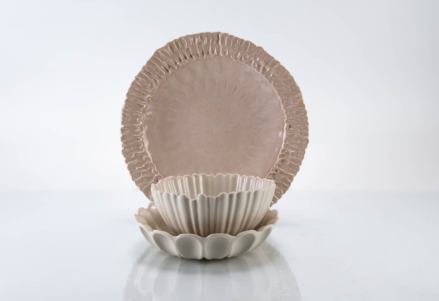 Medium Rimmed Plate 3-Piece Place Setting | Two Bowls | Table Setting