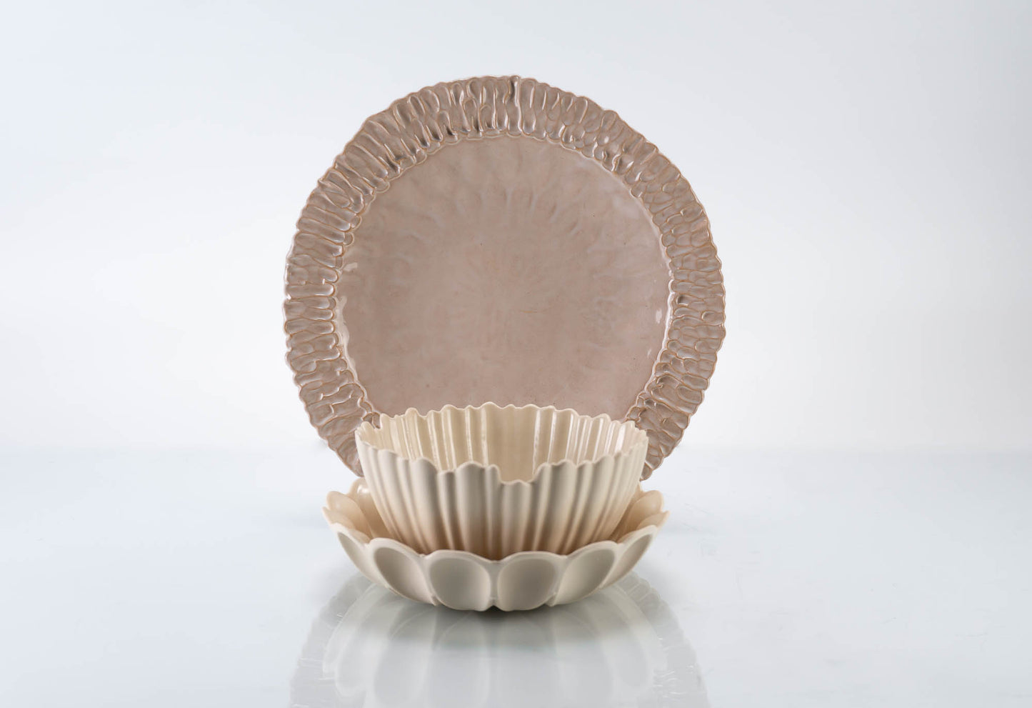 Medium Rimmed Plate 3-Piece Place Setting | Two Bowls | Table Setting