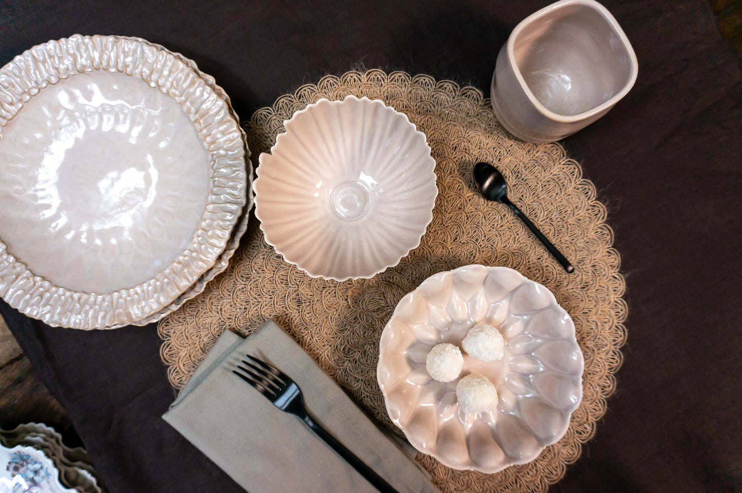 Medium Rimmed Plate 3-Piece Place Setting | Two Bowls | Table Setting