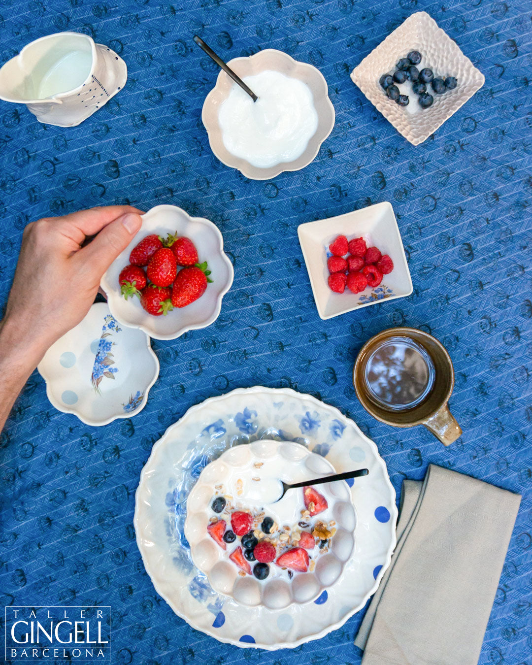 Modern Stoneware Plate (p - 292)
