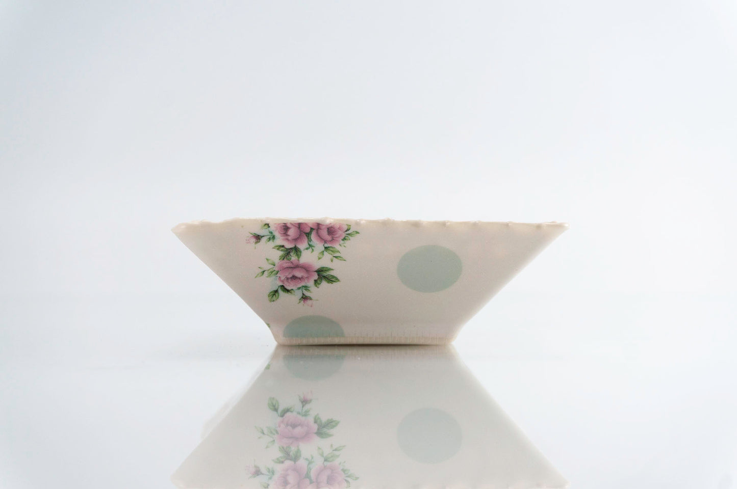 Flower and Green Dot Square Dish (d-118)