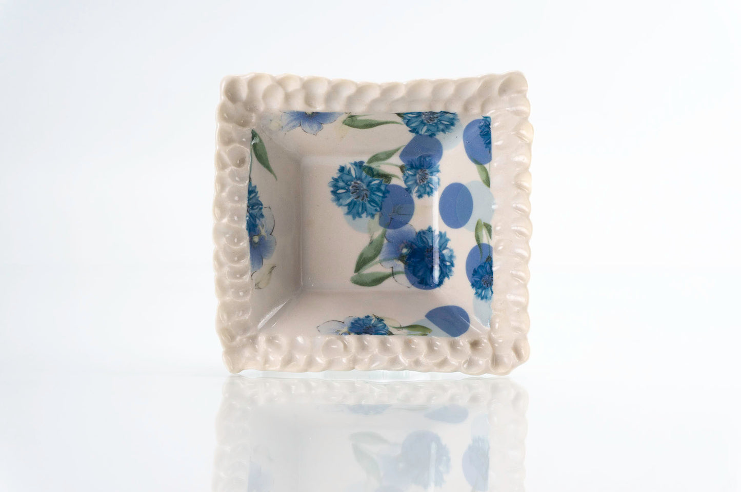 Flower and Blue Dot Square Dish (d-119)
