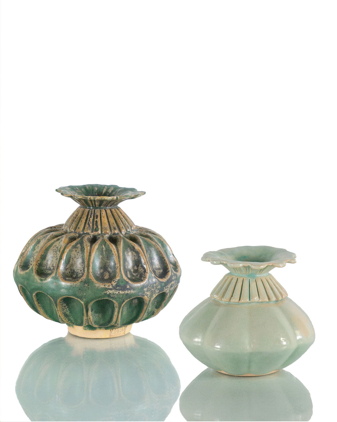 Petal Ceramic Vase (v-301)