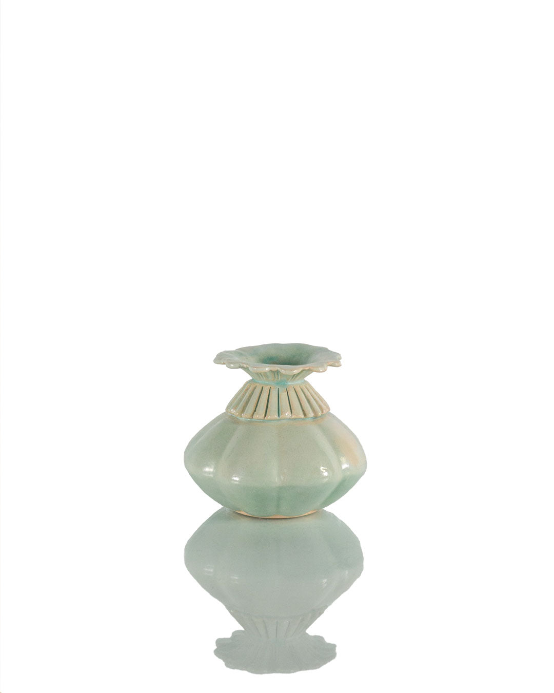 Petal Ceramic Vase (v-301)